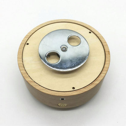 Ma Boîte Enchantée – Boîte à musique petit garçon en cristal et bois de hêtre